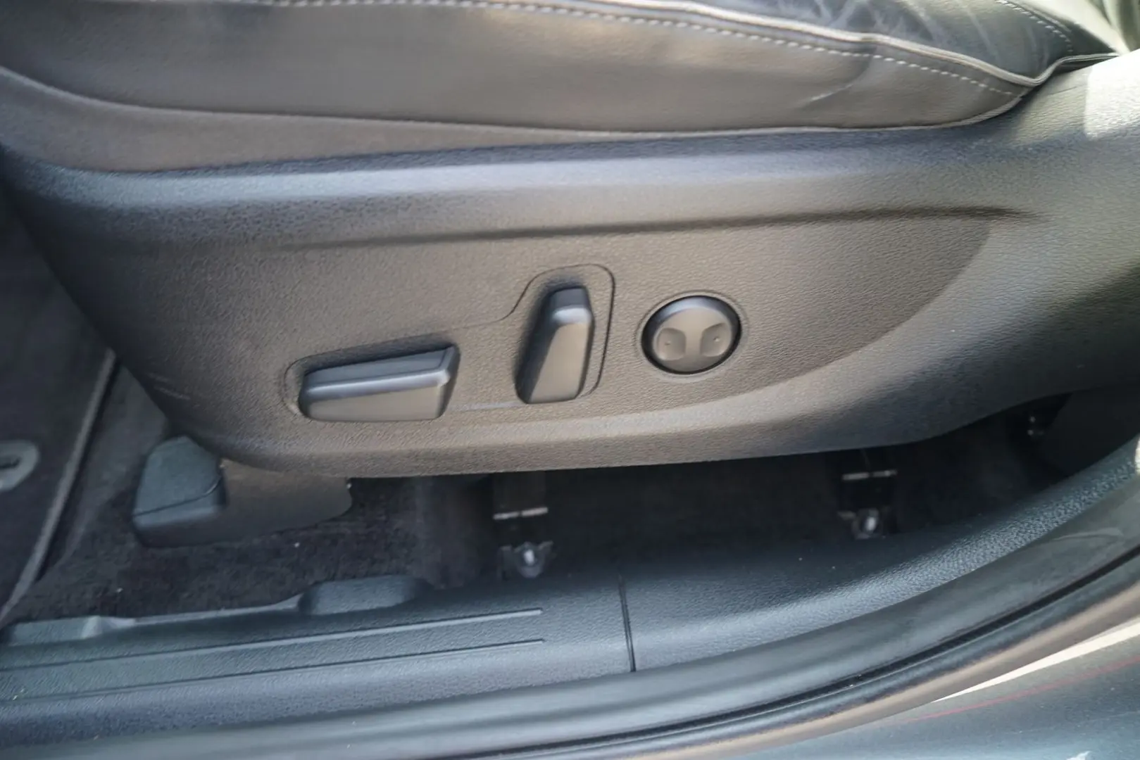 HYUNDAI Santa Fe 1.6 Hybrid 4WD LED ACC LEASING