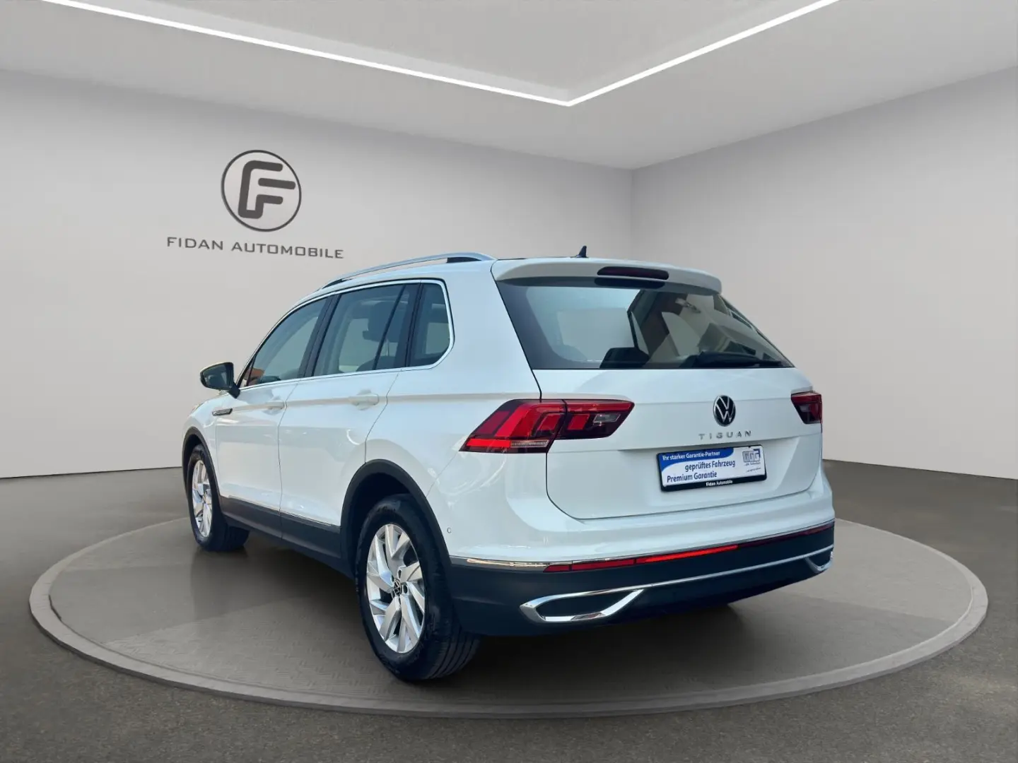 VOLKSWAGEN Tiguan Elegance*Virtual*Pano*Matrix*ACC*LEASING