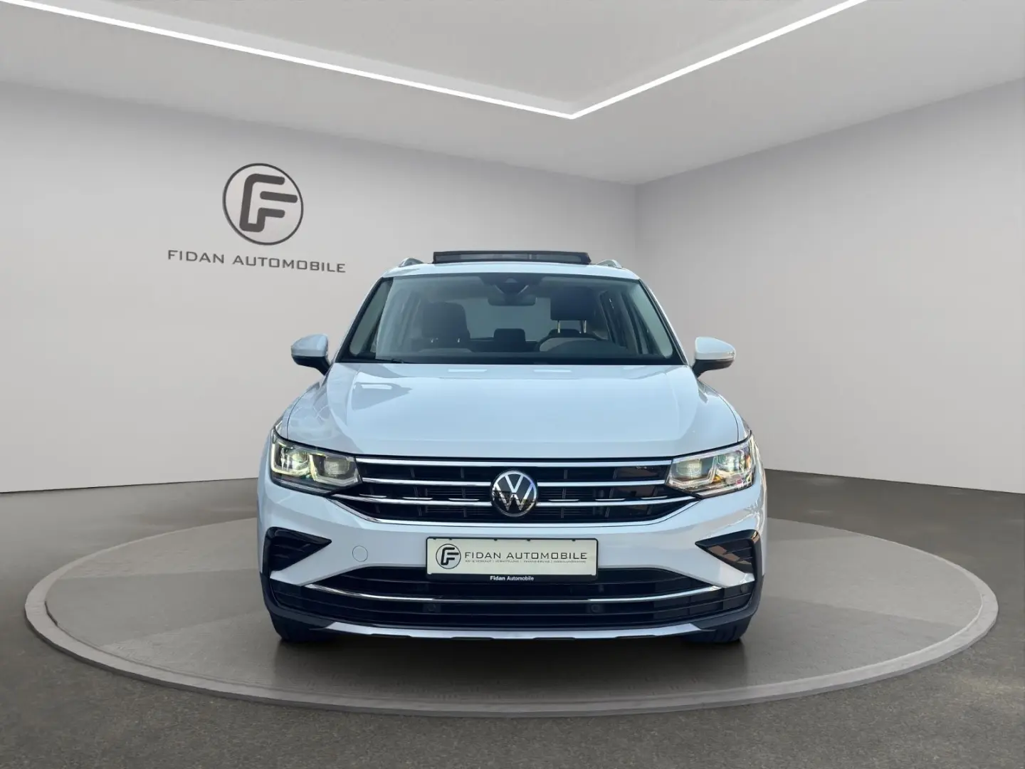 VOLKSWAGEN Tiguan Elegance*Virtual*Pano*Matrix*ACC*LEASING
