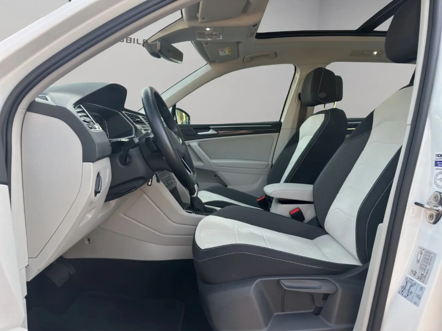VOLKSWAGEN Tiguan Elegance*Virtual*Pano*Matrix*ACC*LEASING