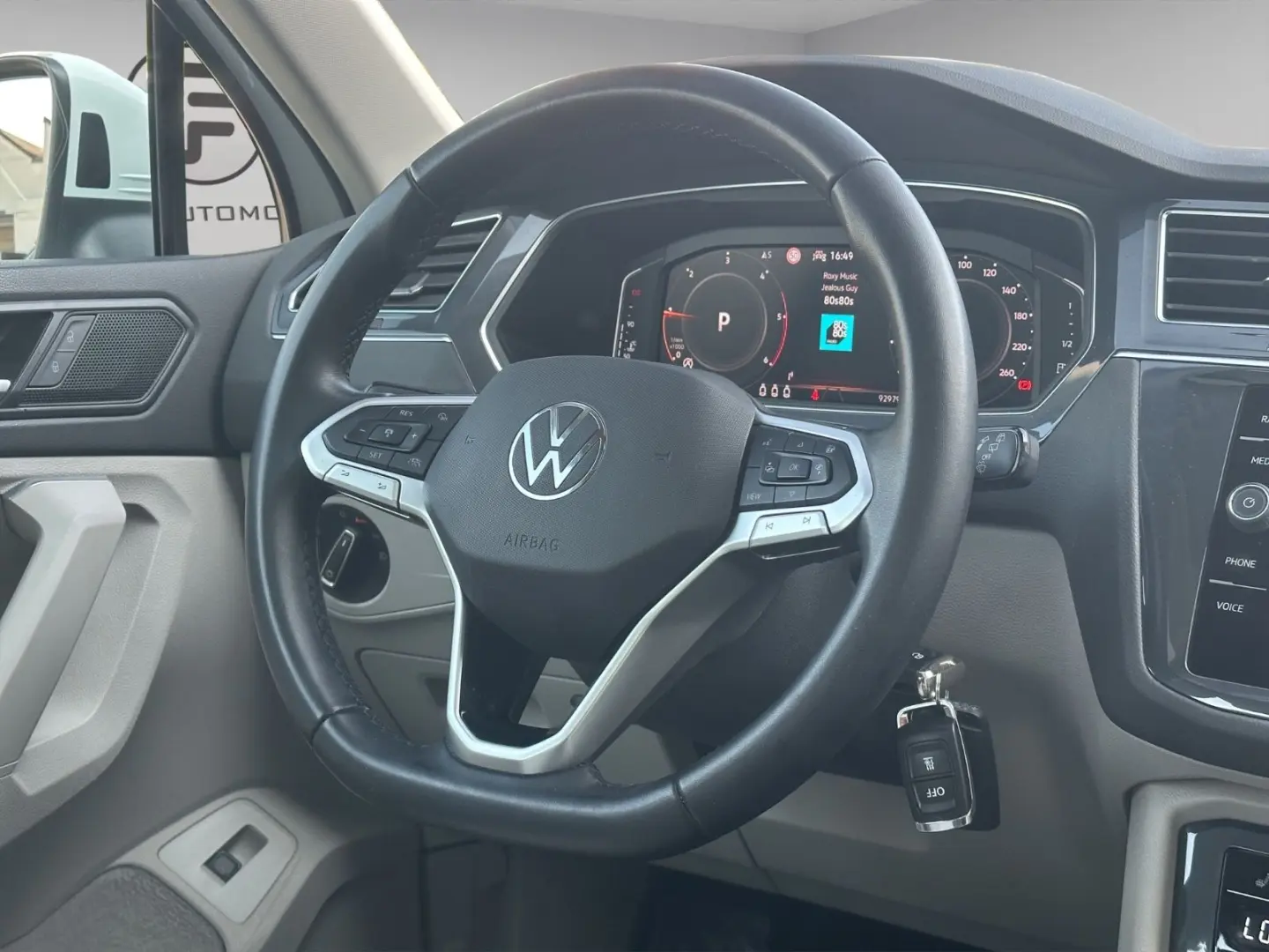 VOLKSWAGEN Tiguan Elegance*Virtual*Pano*Matrix*ACC*LEASING