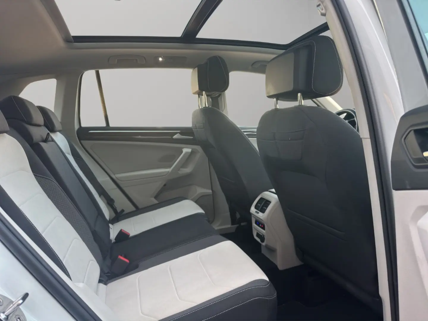 VOLKSWAGEN Tiguan Elegance*Virtual*Pano*Matrix*ACC*LEASING