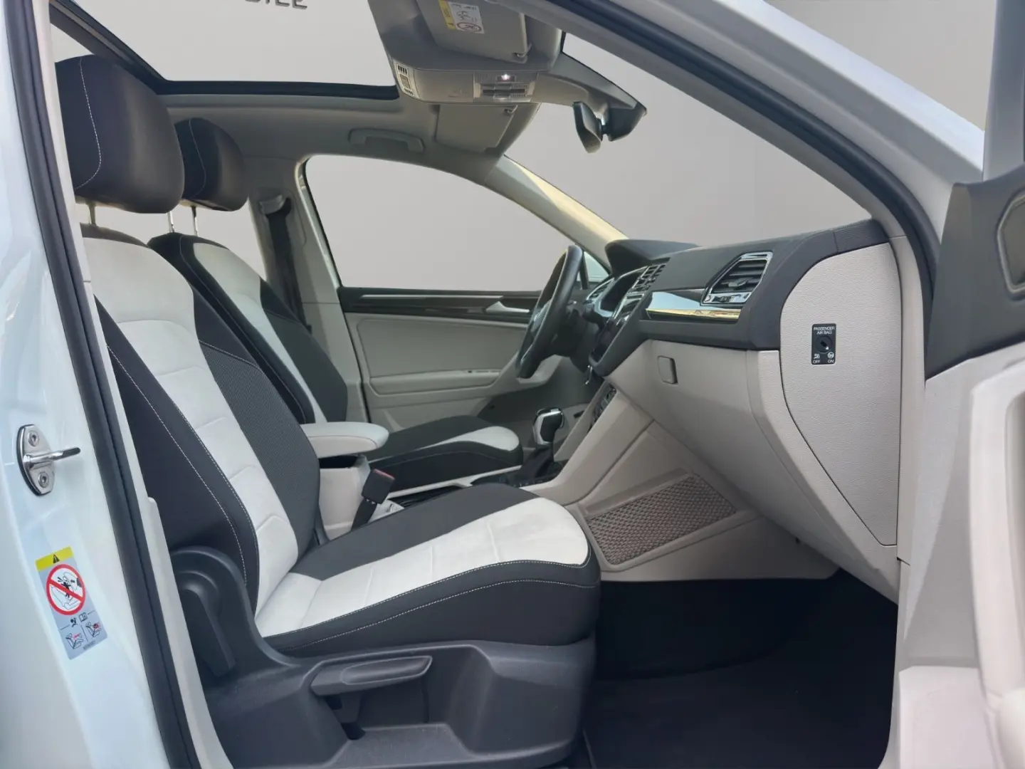 VOLKSWAGEN Tiguan Elegance*Virtual*Pano*Matrix*ACC*LEASING