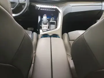 5008 1.6 PureTech Allure|7 Sitze|Pano|Navi