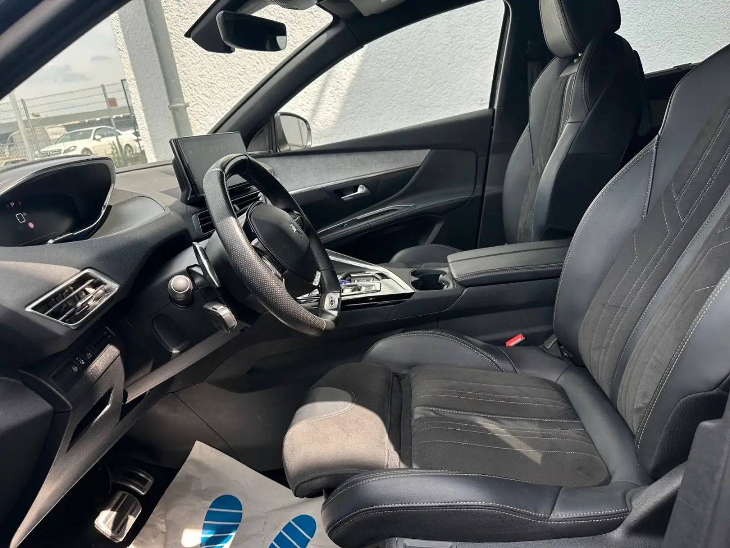 5008 GT/7-Sitzer/LED/360°/ACC/Massage/Alcantara