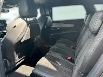 5008 GT/7-Sitzer/LED/360°/ACC/Massage/Alcantara