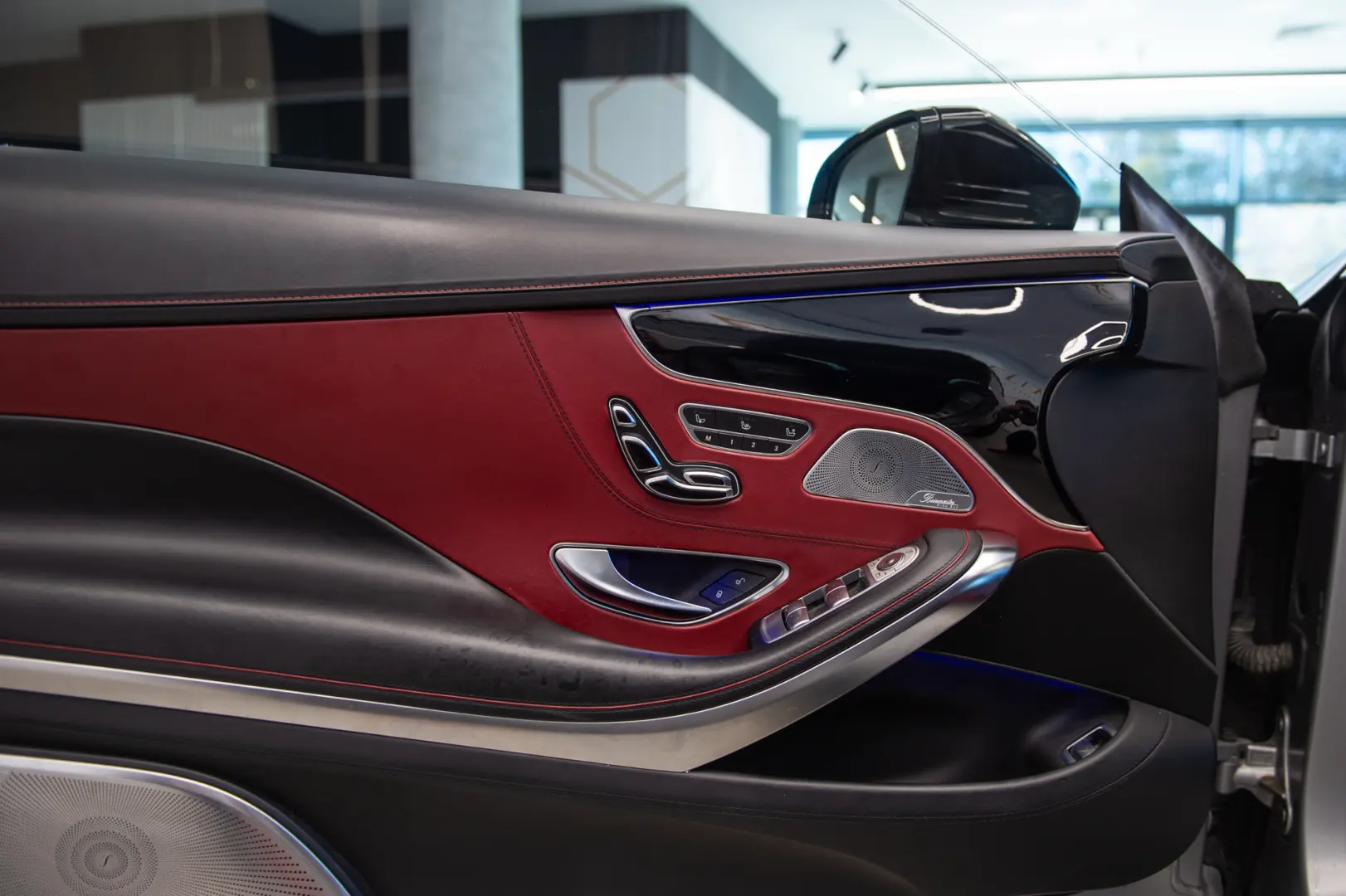 Mercedes-Benz Clasa S 63 V8 AMG 4Matic Coupe