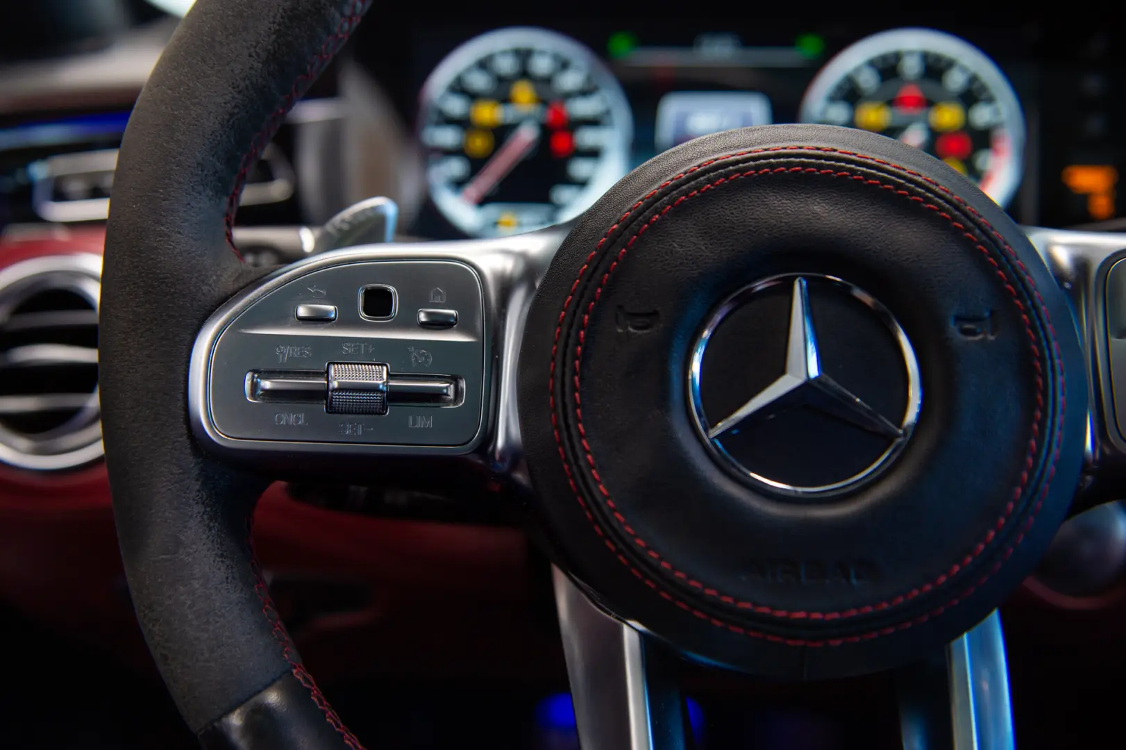 Mercedes-Benz Clasa S 63 V8 AMG 4Matic Coupe