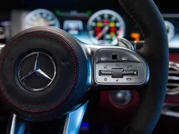 Mercedes-Benz Clasa S 63 V8 AMG 4Matic Coupe