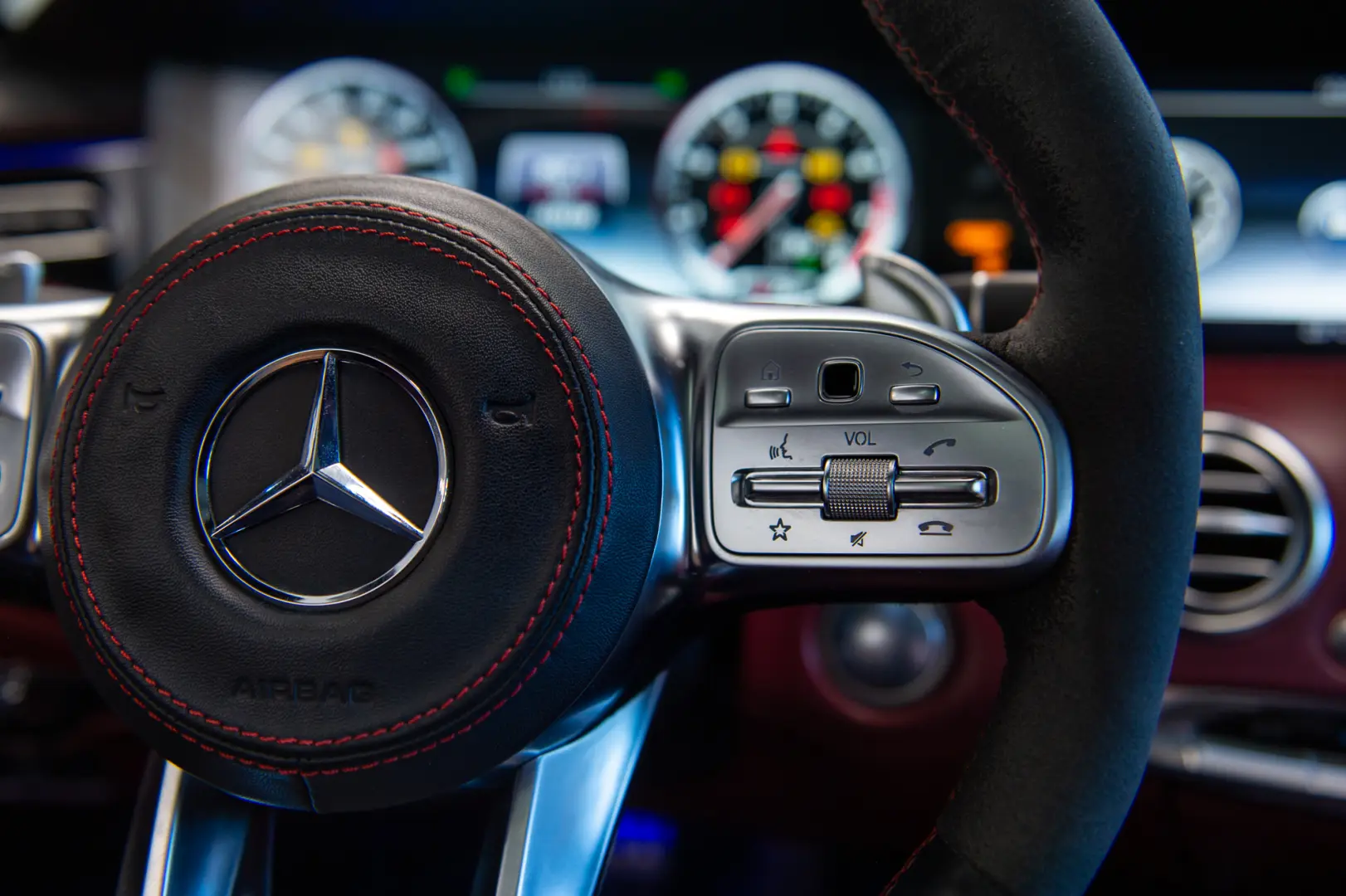 Mercedes-Benz Clasa S 63 V8 AMG 4Matic Coupe