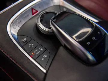 Mercedes-Benz Clasa S 63 V8 AMG 4Matic Coupe