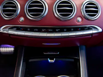 Mercedes-Benz Clasa S 63 V8 AMG 4Matic Coupe