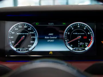 Mercedes-Benz Clasa S 63 V8 AMG 4Matic Coupe