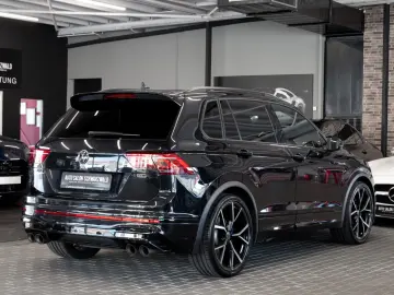 Tiguan R 4Motion| AKRAPOVIC-AGA|R-SITZE|AHK|H&R