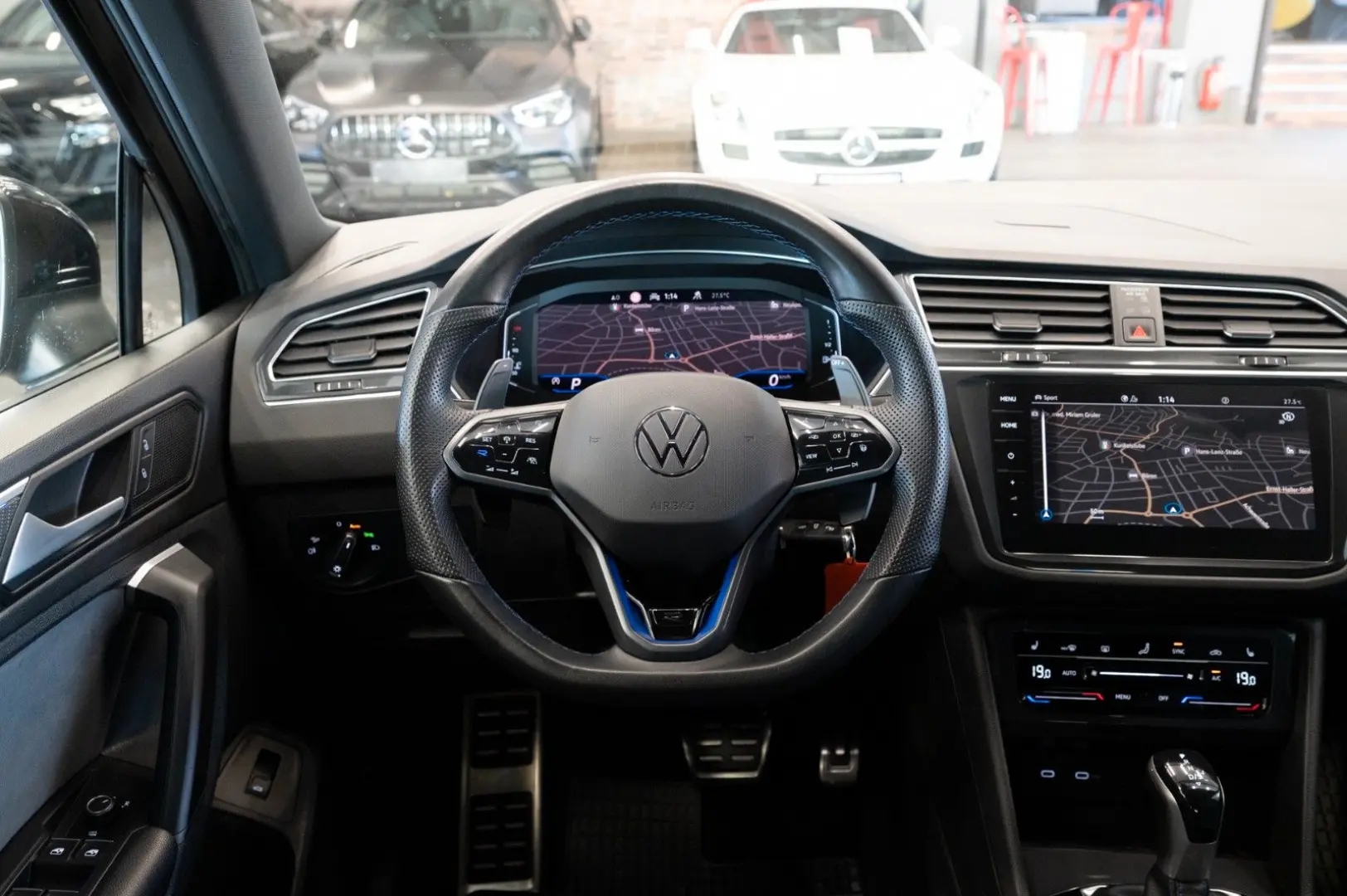 Tiguan R 4Motion| AKRAPOVIC-AGA|R-SITZE|AHK|H&R