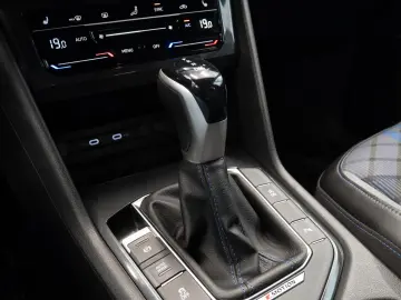 Tiguan R 4Motion| AKRAPOVIC-AGA|R-SITZE|AHK|H&R