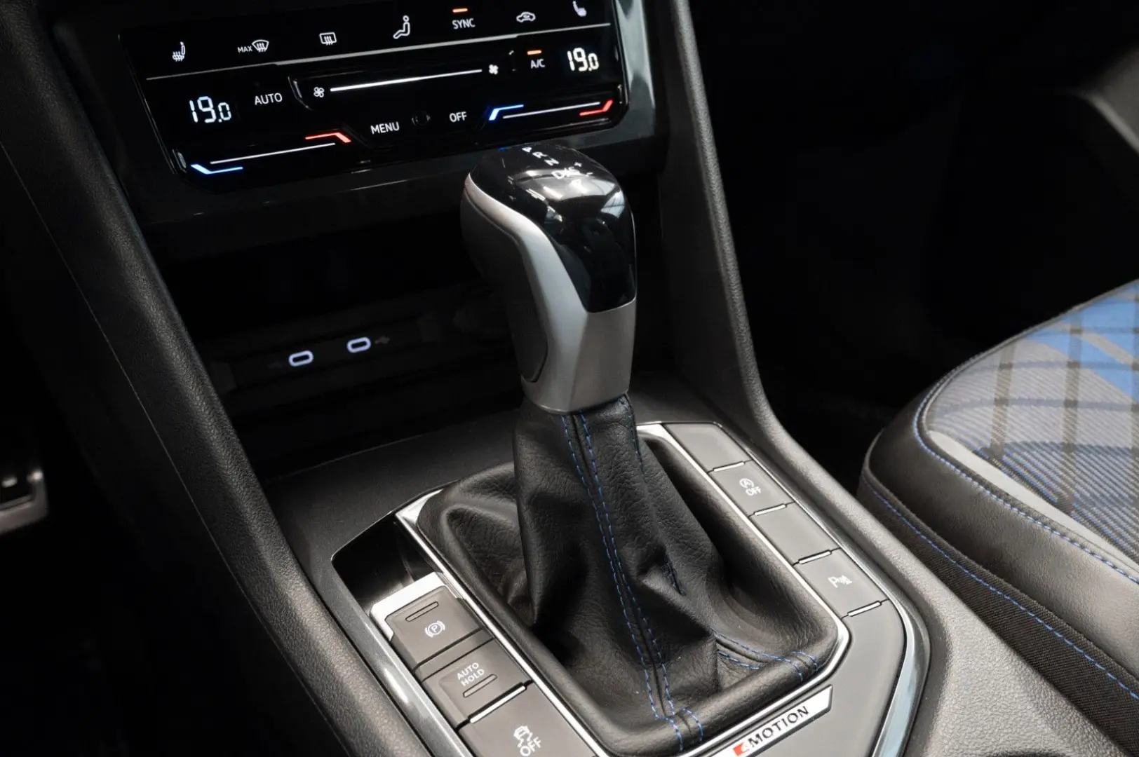 Tiguan R 4Motion| AKRAPOVIC-AGA|R-SITZE|AHK|H&R