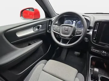 XC40 T2 2WD AUTO. CORE NAVI LED EL.HECKKL. PDC K