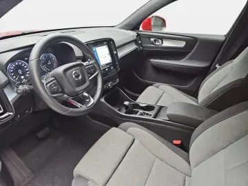 XC40 T2 2WD AUTO. CORE NAVI LED EL.HECKKL. PDC K