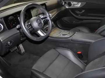 E 450 4M CP *AMG Night Edition Pano Distro Wide