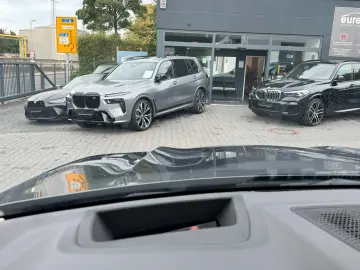X5 xDrive 30 d xLine Sky Lounge - DVD im fond //