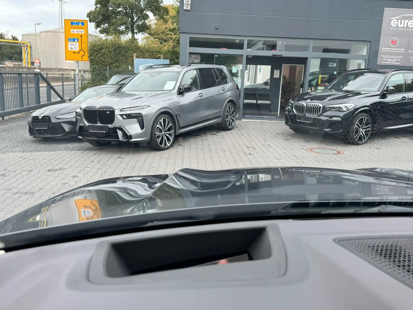 X5 xDrive 30 d xLine Sky Lounge - DVD im fond //