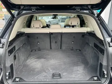 X5 xDrive 30 d xLine Sky Lounge - DVD im fond //