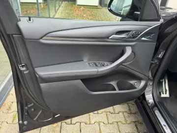 X3 xDrive30e M Sport LASER AHK PANO PA+ E-Sitze