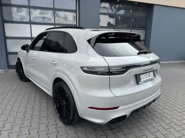 Cayenne GTS Sportdesign Approved-03.26