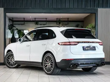 Cayenne 3.0 E-Hybrid Akra.|Inno.|achterasbest.|P