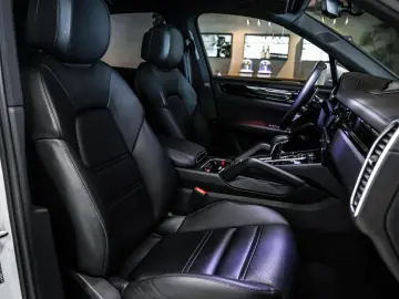 Cayenne 3.0 E-Hybrid Akra.|Inno.|achterasbest.|P