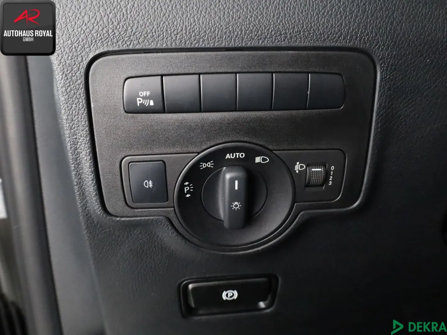 Vito Tourer 116 CDI LANG 9 SITZE KAMERA,NAVI,AHK