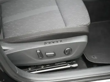 Skoda Octavia TSI First Edition DSG MEMORY SHZ