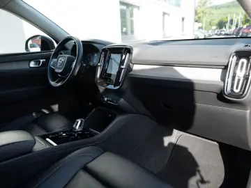 XC40 B4 AWD Inscription KAMERA NAVI W-LAN LED
