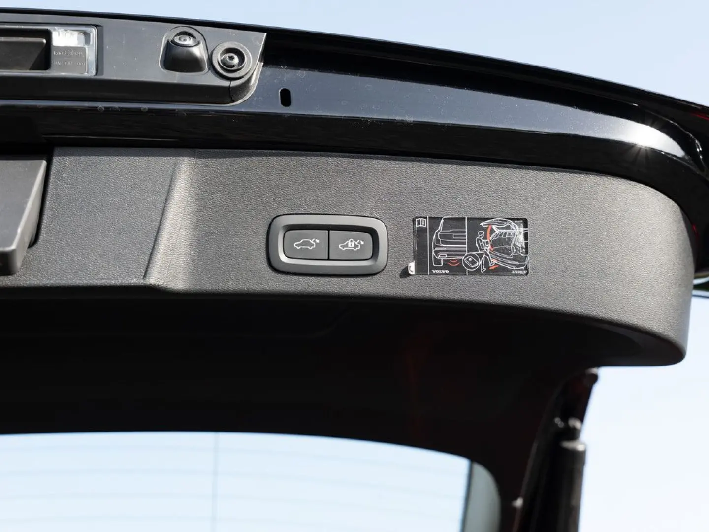 XC40 B4 AWD Inscription KAMERA NAVI W-LAN LED