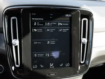 XC40 B4 AWD Inscription KAMERA NAVI W-LAN LED
