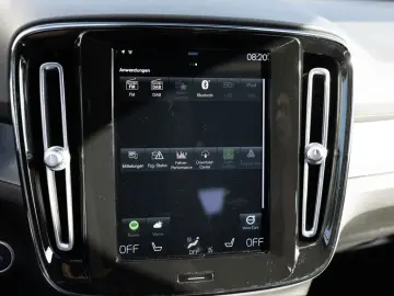 XC40 B4 AWD Inscription KAMERA NAVI W-LAN LED