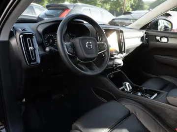 XC40 B4 AWD Inscription KAMERA NAVI W-LAN LED