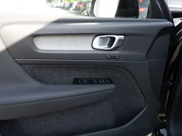 XC40 B4 AWD Inscription KAMERA NAVI W-LAN LED