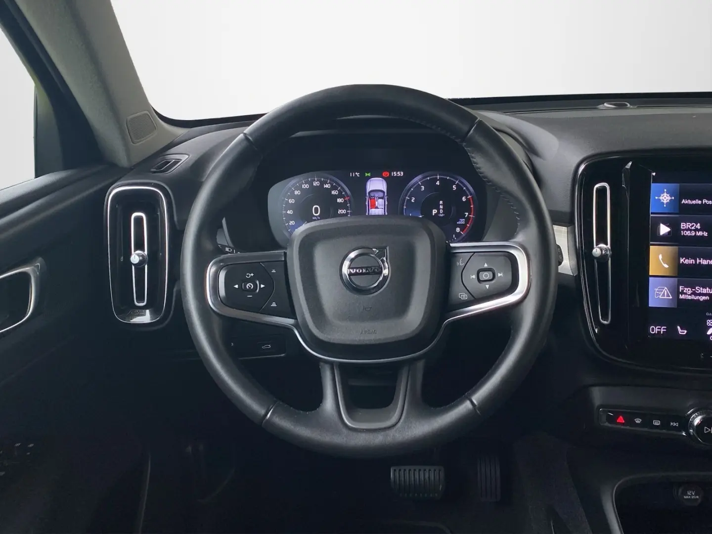 XC40 B4 Momentum Pro FLA SpurH el.Heck LM LED