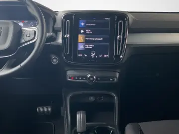 XC40 B4 Momentum Pro FLA SpurH el.Heck LM LED