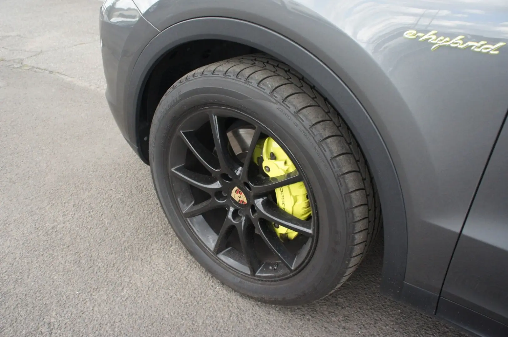 Coupe E-Hybrid*ACC*CHRONO*LUFT* approved12/26