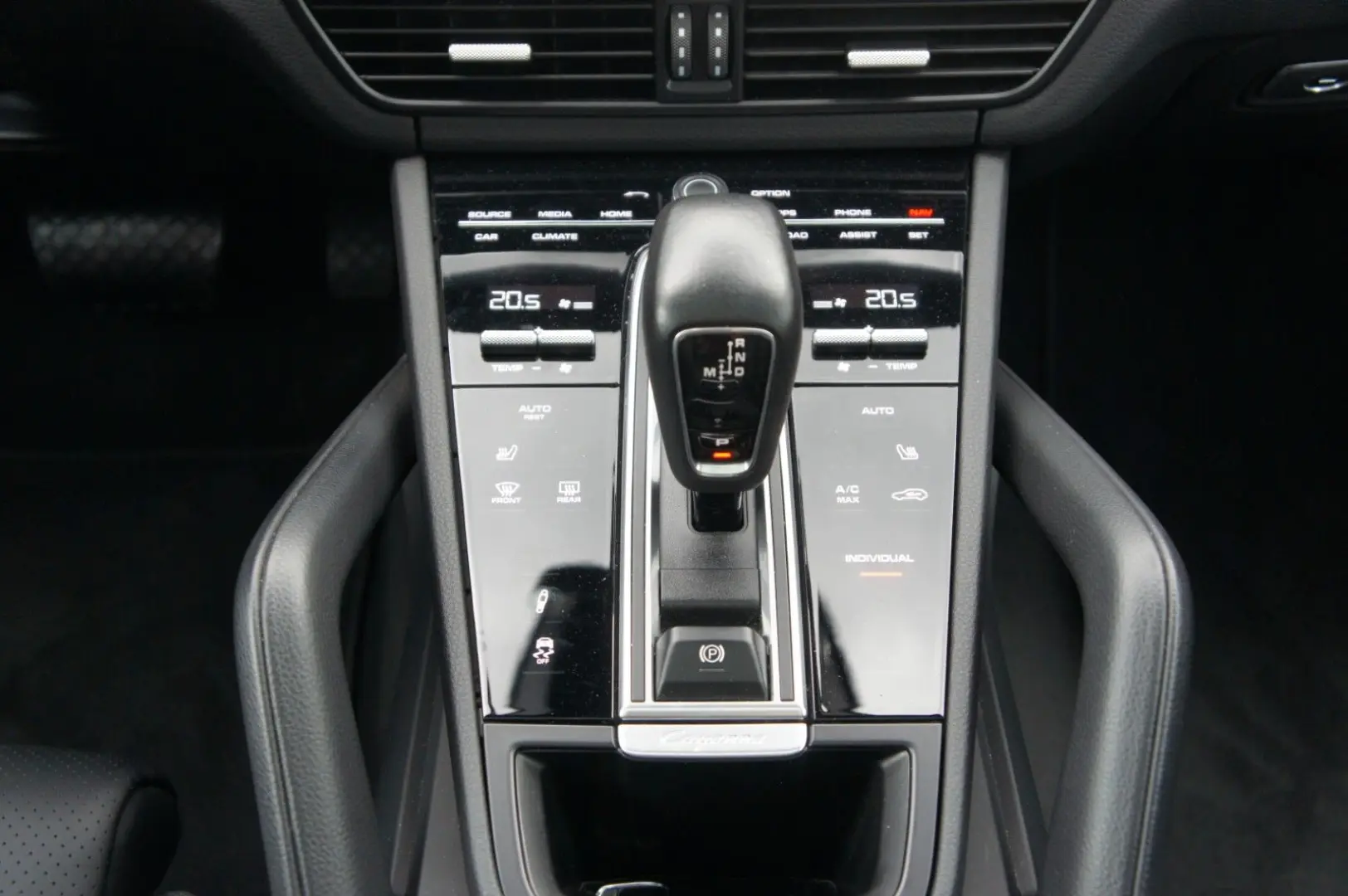 Coupe E-Hybrid*ACC*CHRONO*LUFT* approved12/26