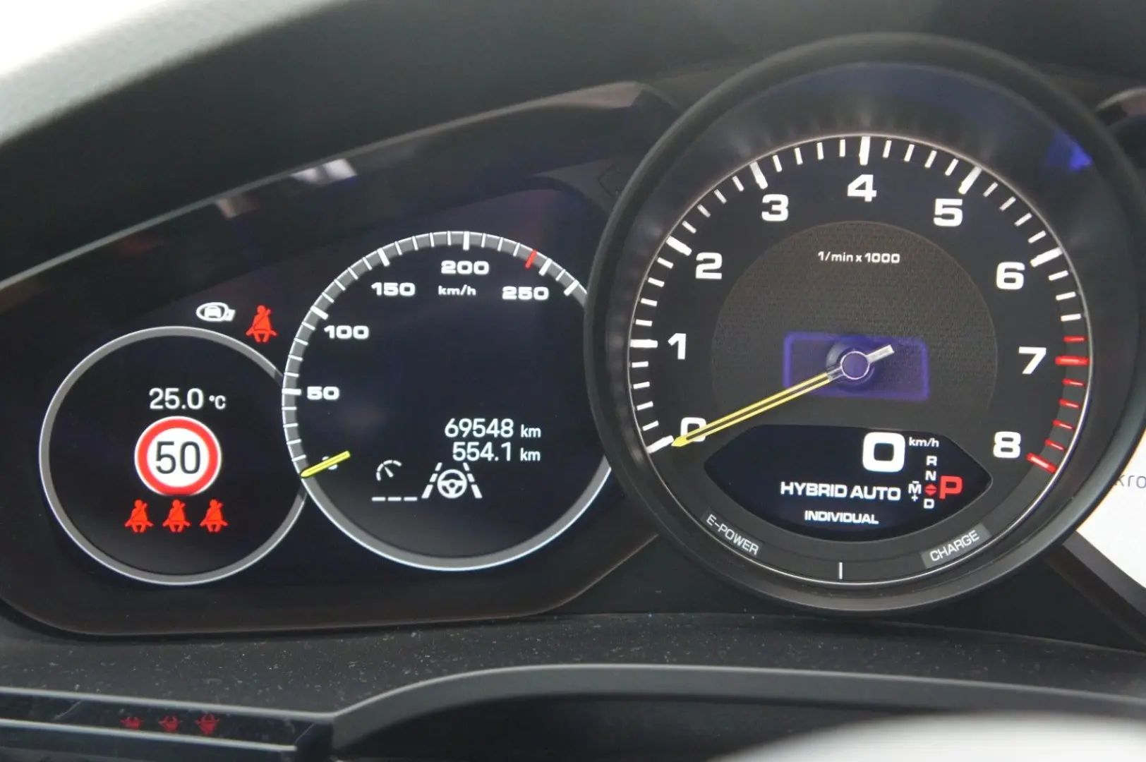 Coupe E-Hybrid*ACC*CHRONO*LUFT* approved12/26
