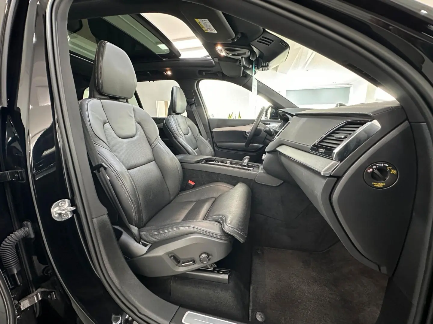 XC90 T8 R Design Recharge Plug-In 7 Sitze/Bowers/AirSusp