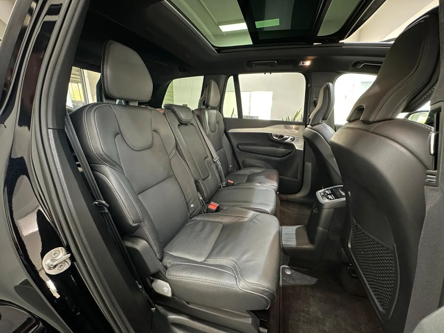 XC90 T8 R Design Recharge Plug-In 7 Sitze/Bowers/AirSusp
