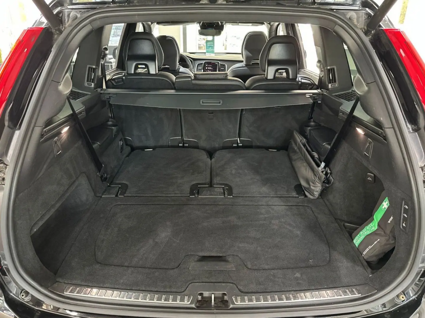 XC90 T8 R Design Recharge Plug-In 7 Sitze/Bowers/AirSusp