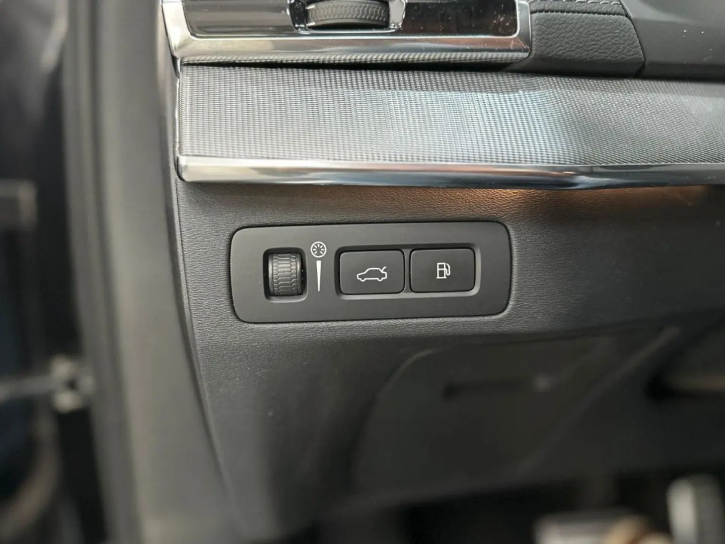 XC90 T8 R Design Recharge Plug-In 7 Sitze/Bowers/AirSusp