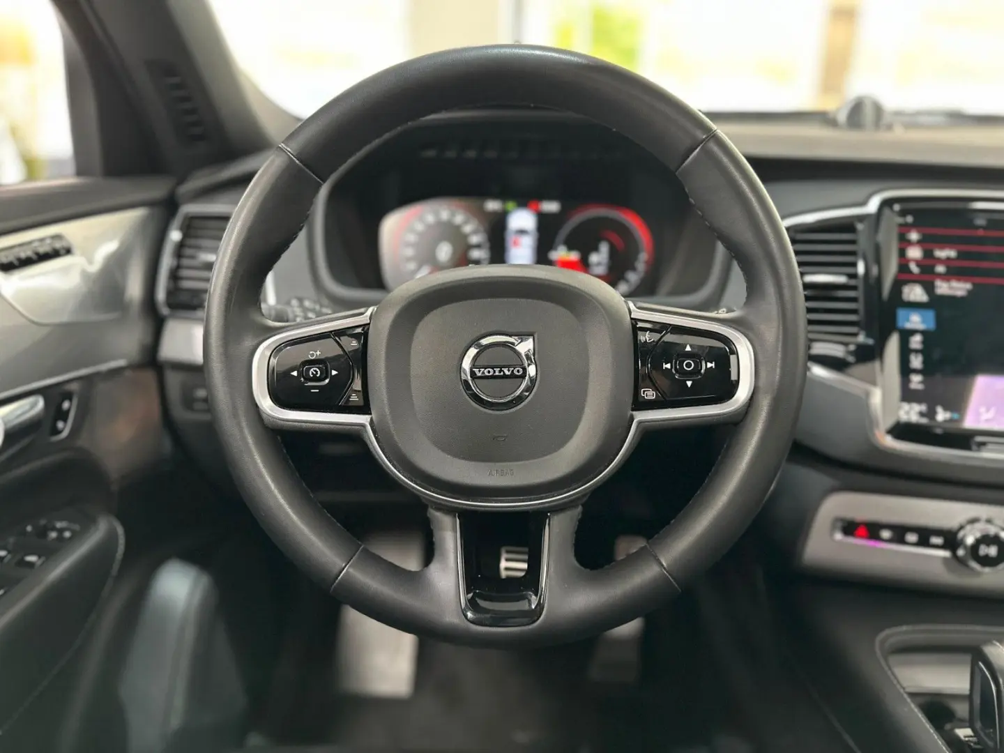 XC90 T8 R Design Recharge Plug-In 7 Sitze/Bowers/AirSusp