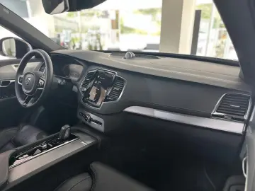 XC90 T8 R Design Recharge Plug-In 7 Sitze/Bowers/AirSusp